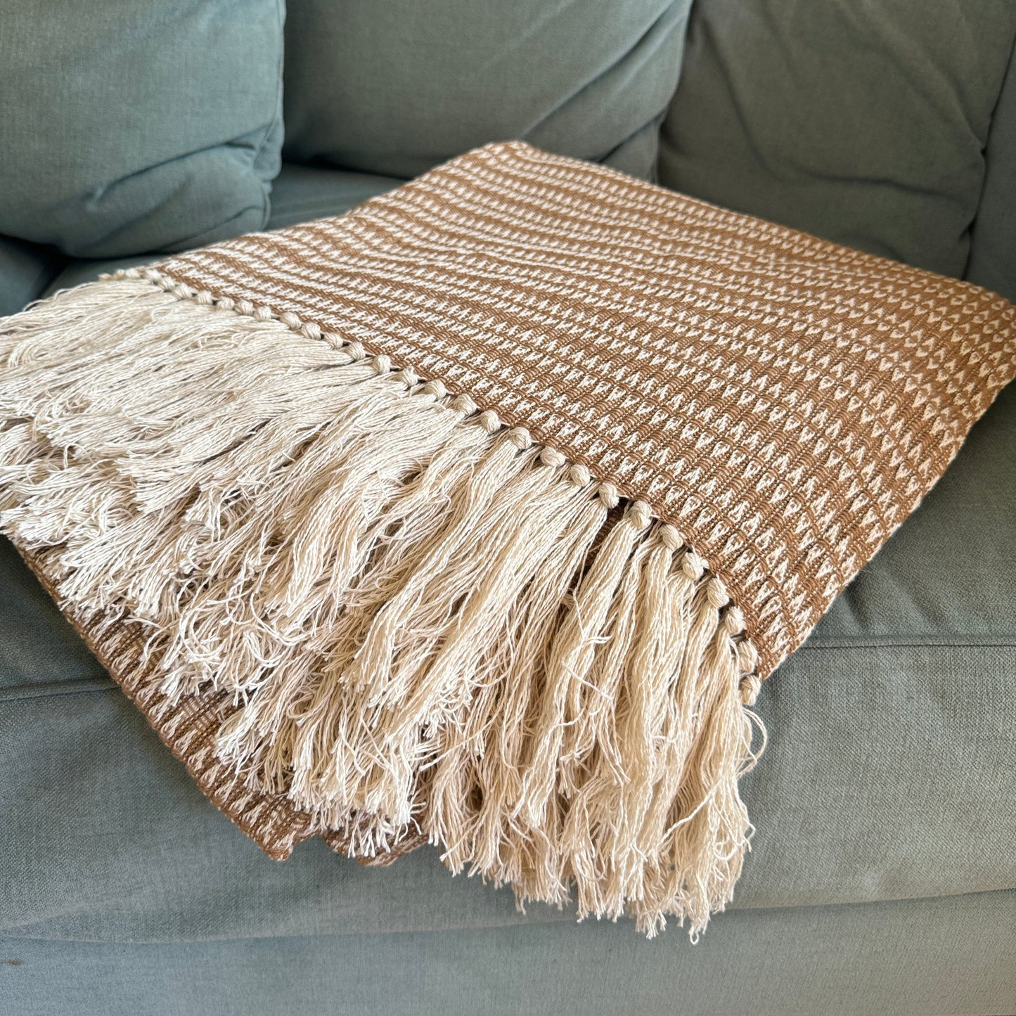 Throw Camel